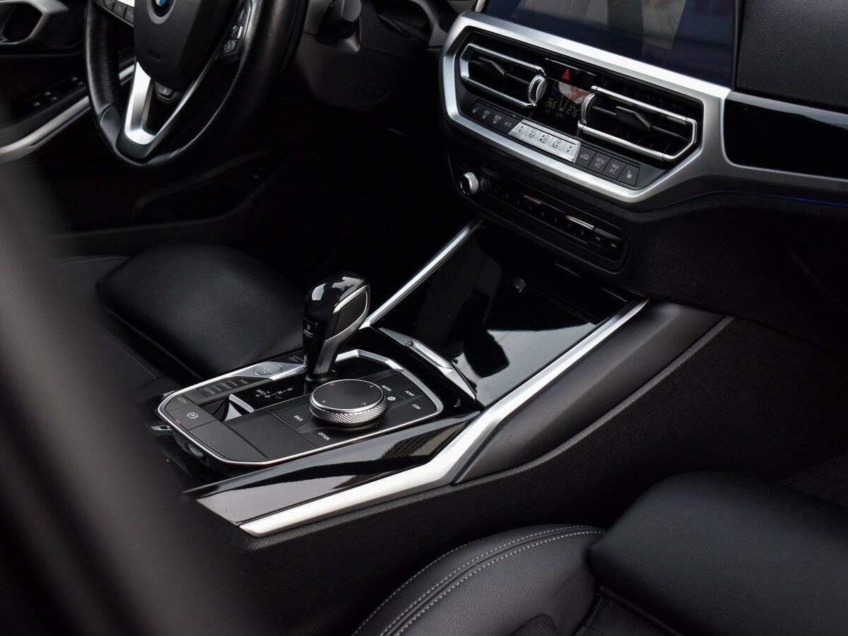 BMW 3 серии с пробегом — 2020 год. Фото: #16