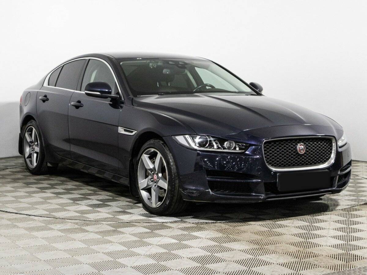 Jaguar XE с пробегом — 2016 год. Фото: #2