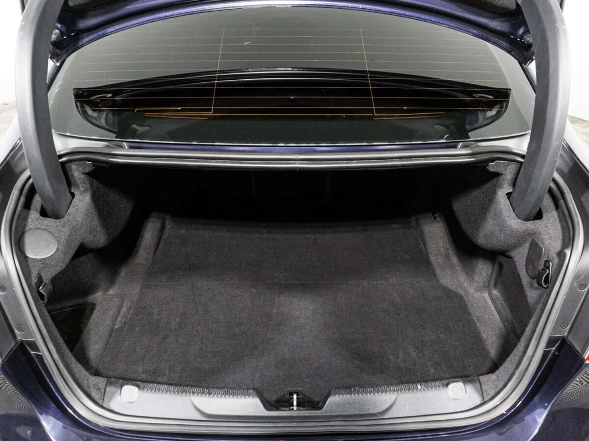 Jaguar XE с пробегом — 2016 год. Фото: #14