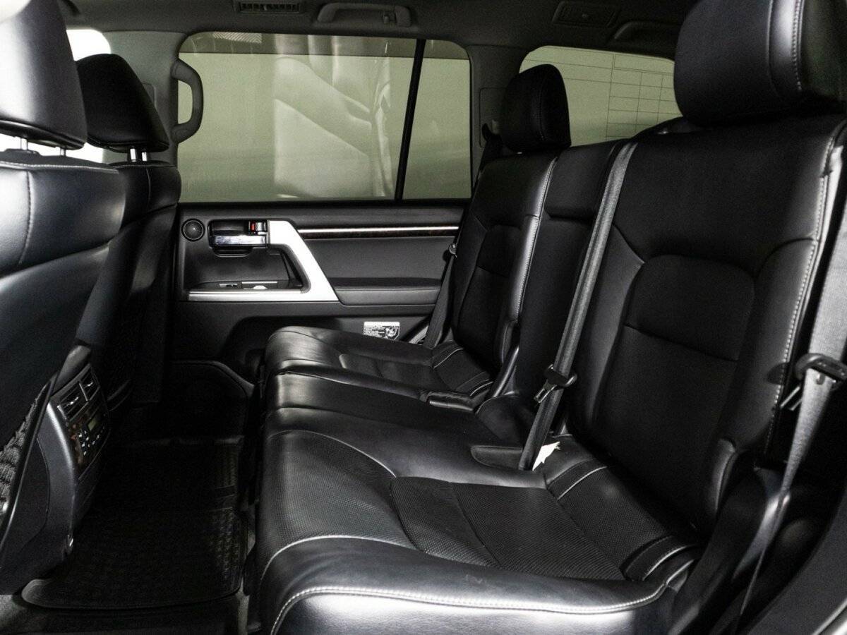 Toyota Land Cruiser с пробегом — 2015 год. Фото: #7