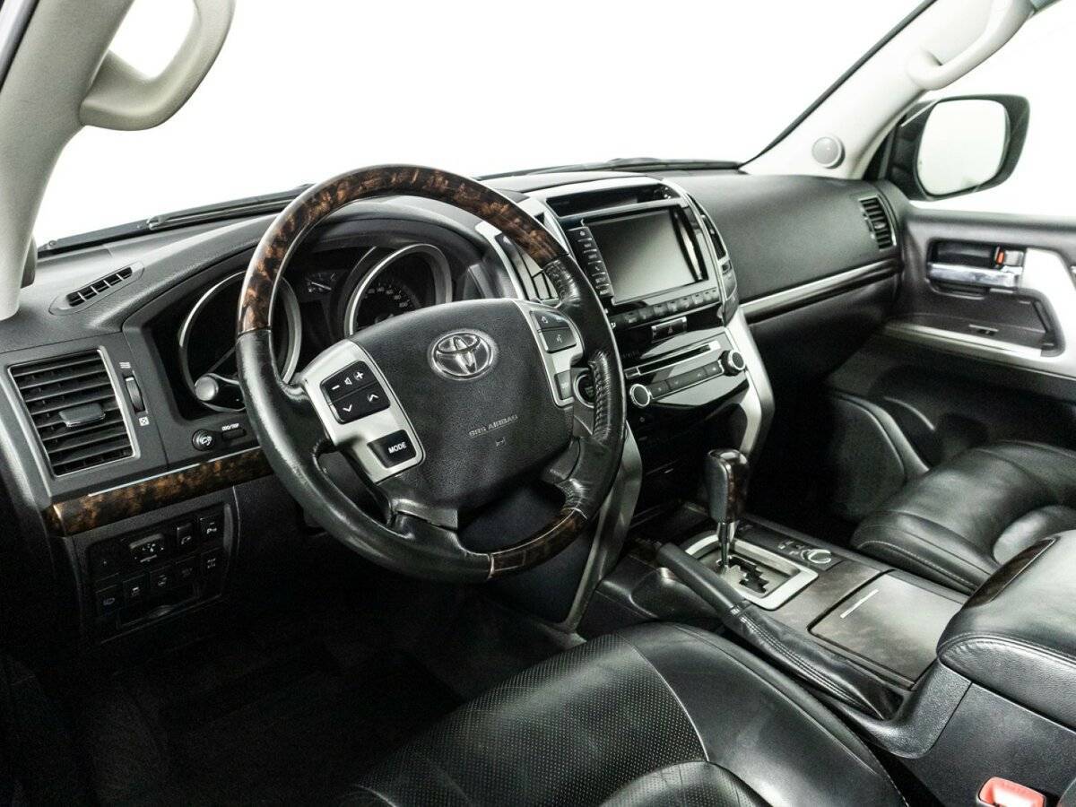 Toyota Land Cruiser с пробегом — 2015 год. Фото: #8