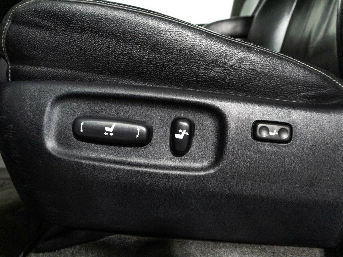 Toyota Land Cruiser с пробегом — 2015 год. Фото: #16