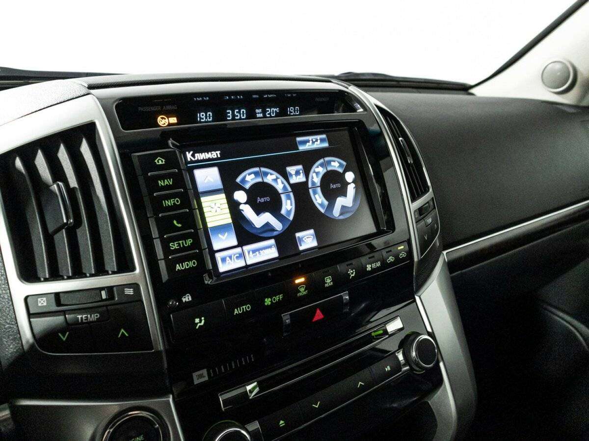 Toyota Land Cruiser с пробегом — 2015 год. Фото: #19