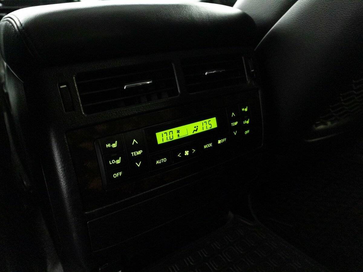 Toyota Land Cruiser с пробегом — 2015 год. Фото: #24