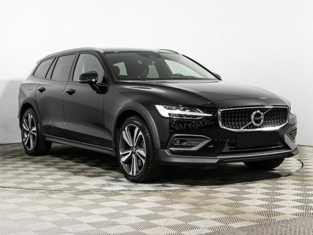 Volvo V60 Cross Country с пробегом — 2019 год. Фото: #2