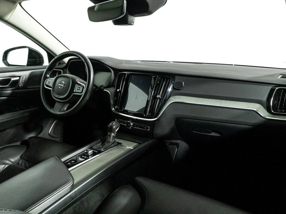 Volvo V60 Cross Country с пробегом — 2019 год. Фото: #8
