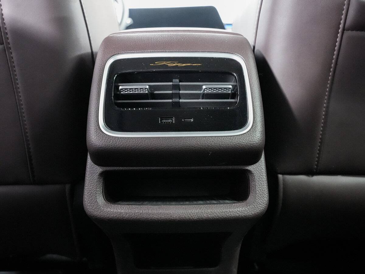 Chery Tiggo 8 Pro Plug-in Hybrid с пробегом — 2023 год. Фото: #22