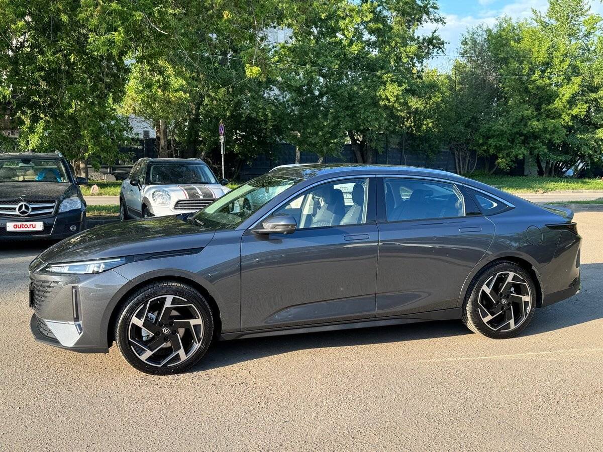 Changan Lamore с пробегом — 2023 год. Фото: #35