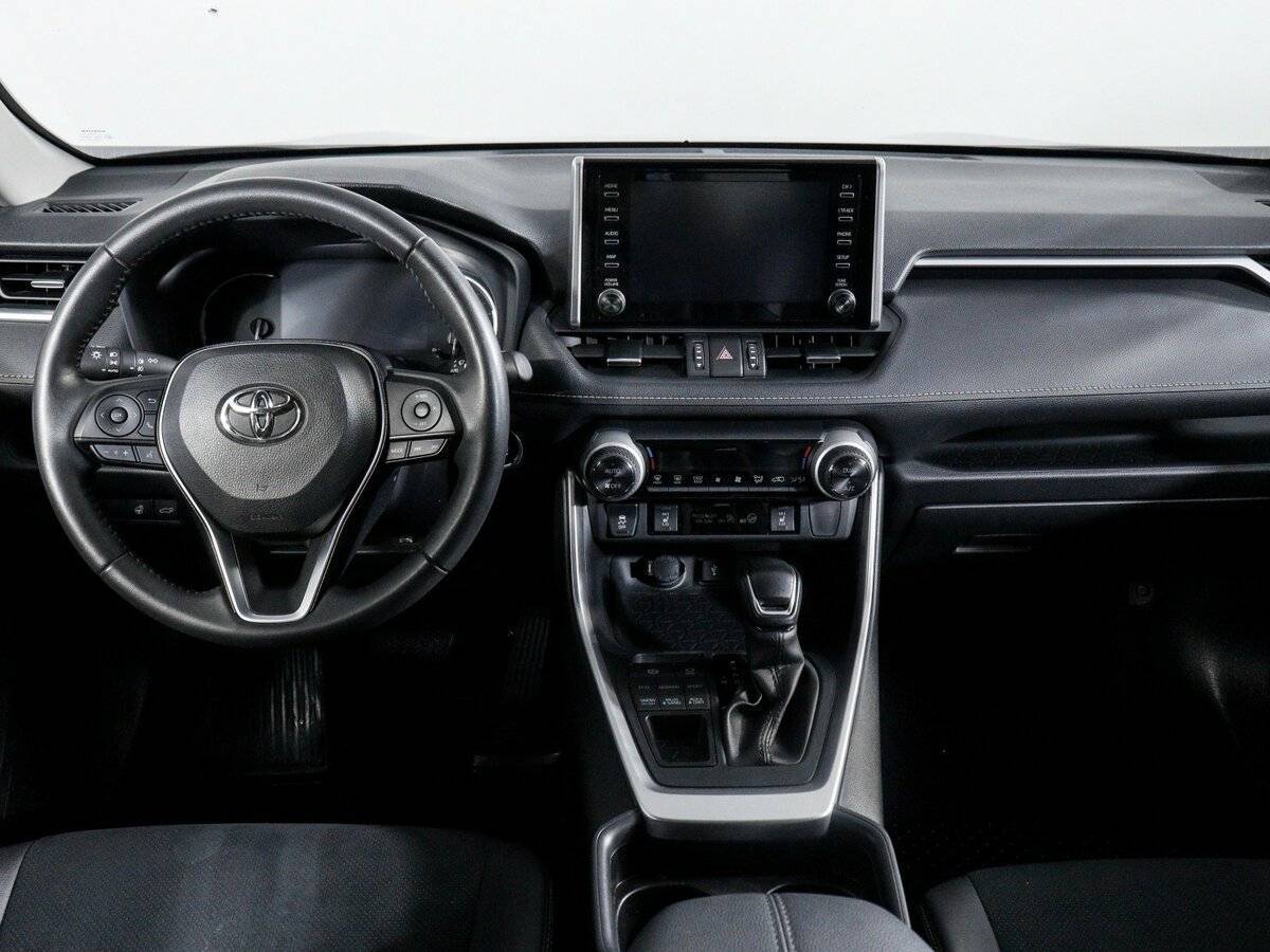 Toyota RAV4 с пробегом — 2021 год. Фото: #8