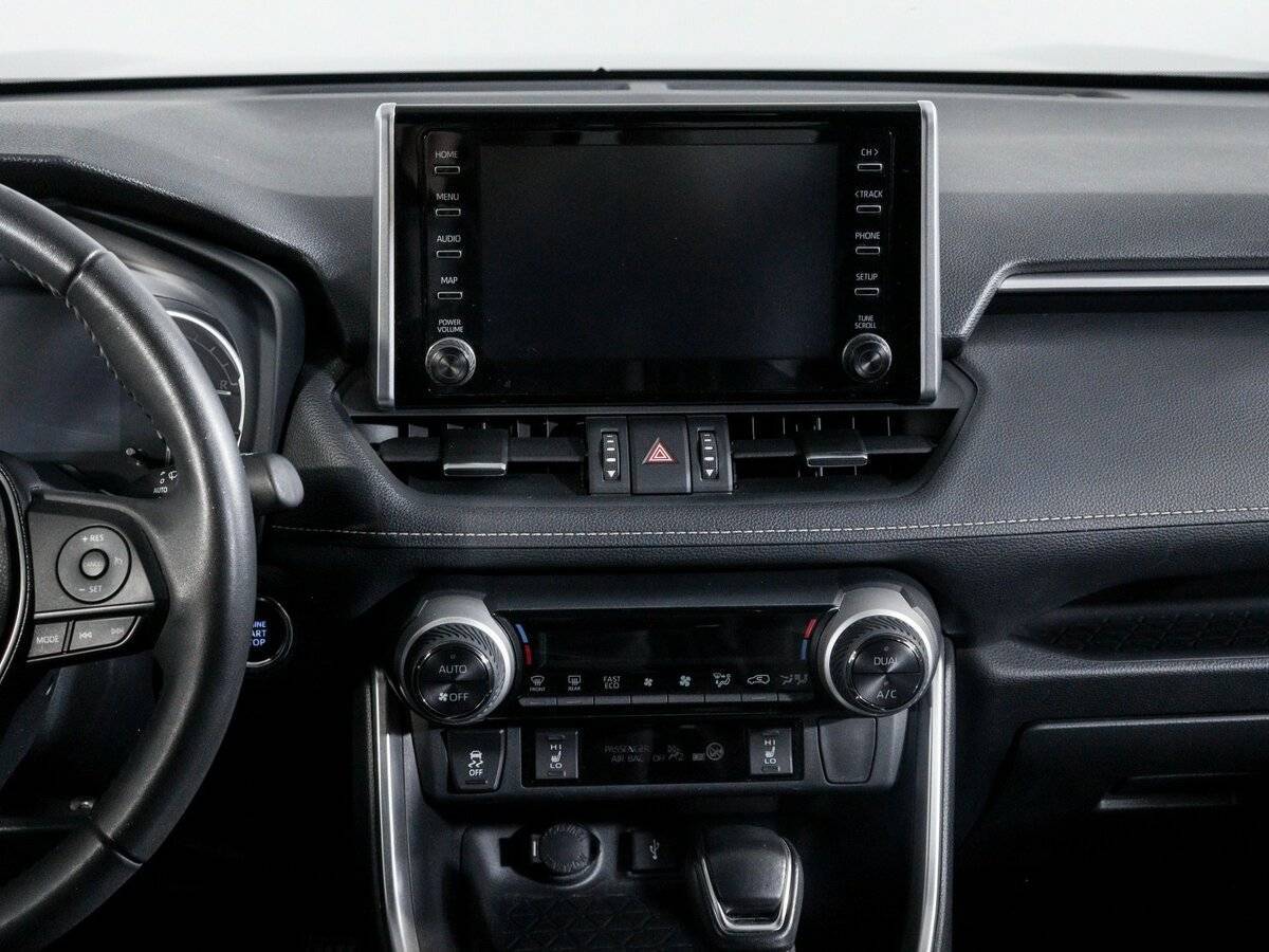 Toyota RAV4 с пробегом — 2021 год. Фото: #9