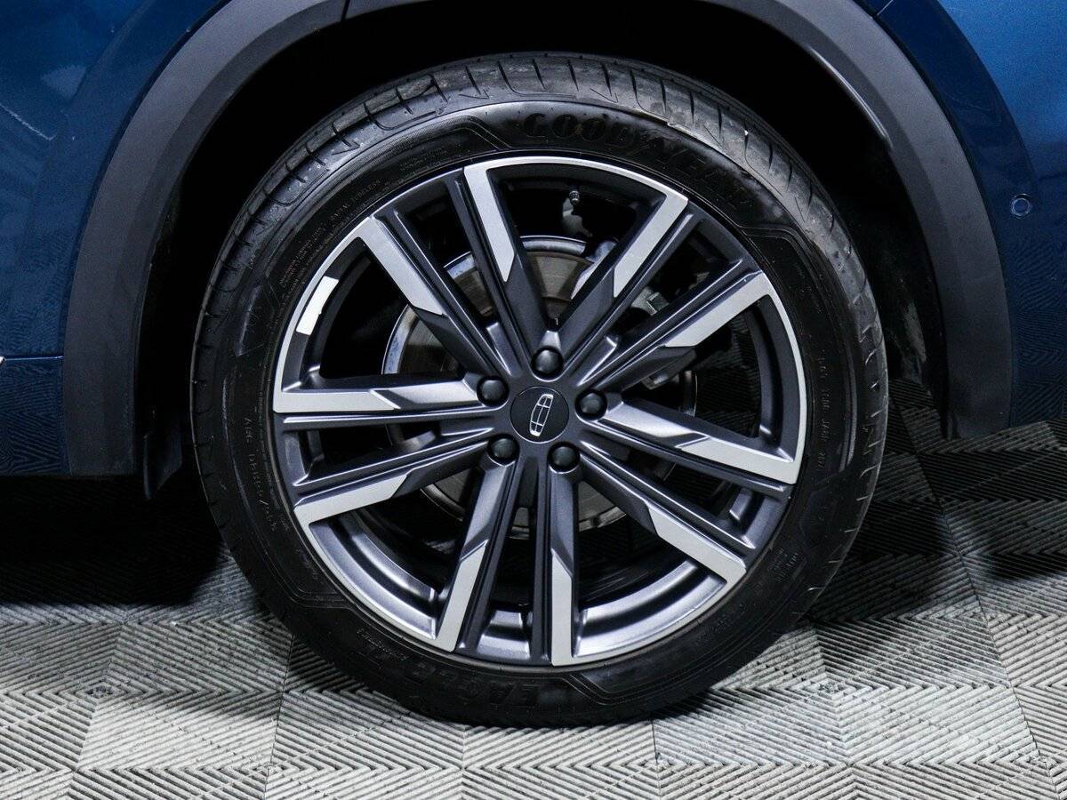 Geely Monjaro с пробегом — 2024 год. Фото: #13