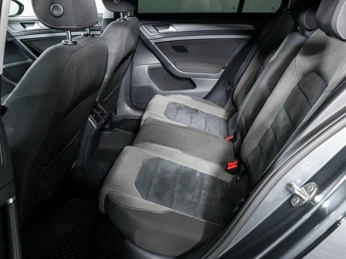 Volkswagen Golf с пробегом — 2018 год. Фото: #9