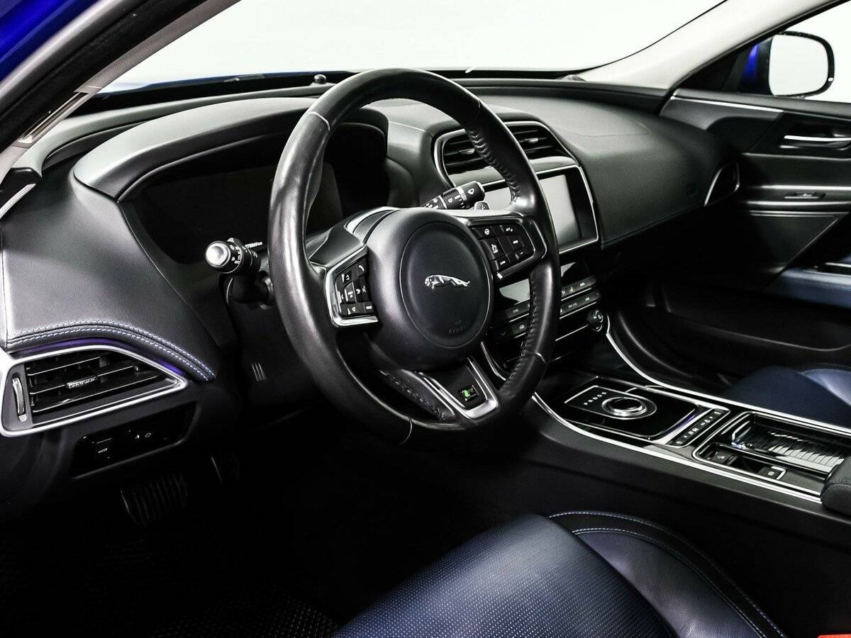 Jaguar XE с пробегом — 2018 год. Фото: #12