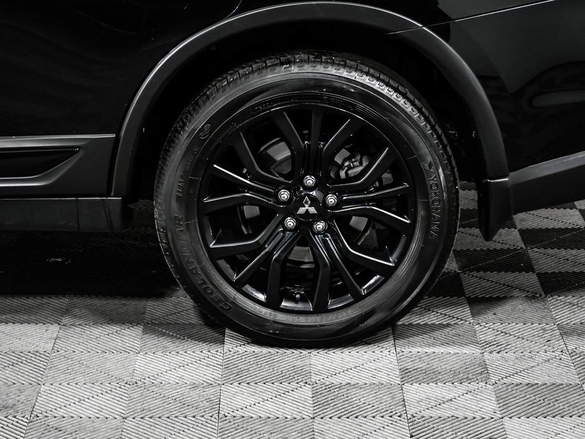 Mitsubishi Outlander с пробегом — 2020 год. Фото: #13