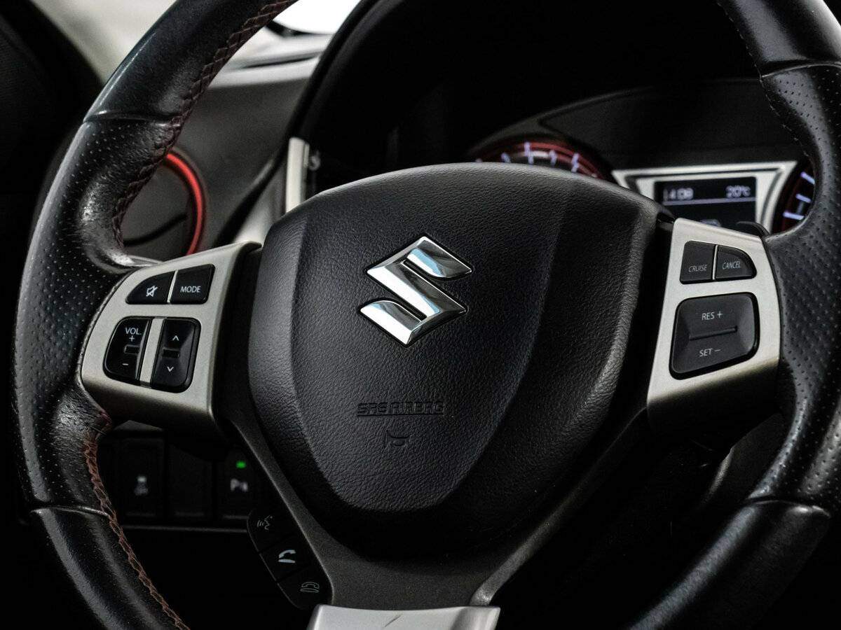 Suzuki Vitara с пробегом — 2016 год. Фото: #9