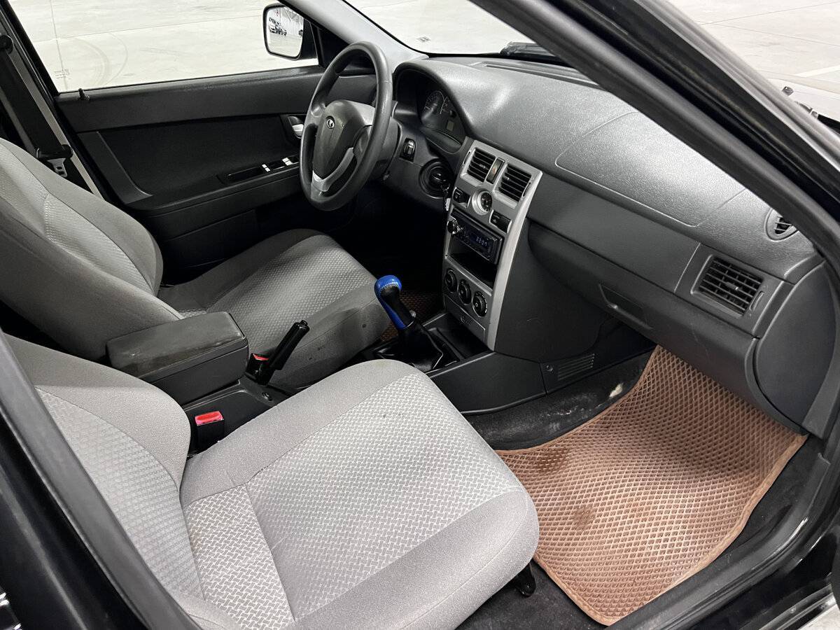 Lada (ВАЗ) Priora с пробегом — 2013 год. Фото: #10