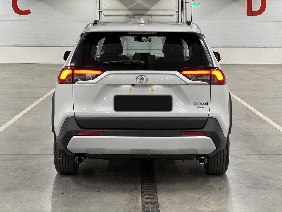 Toyota RAV4 с пробегом — 2024 год. Фото: #5