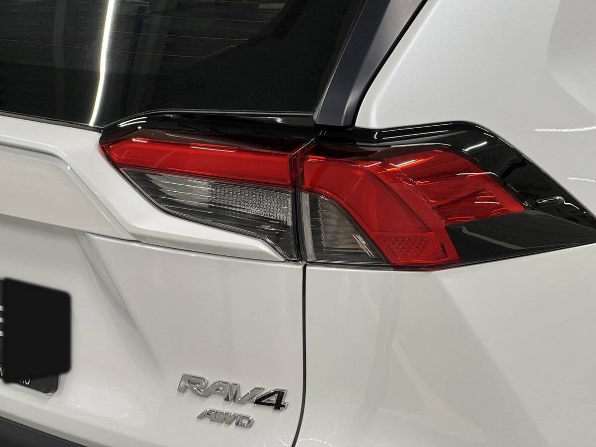 Toyota RAV4 с пробегом — 2024 год. Фото: #8