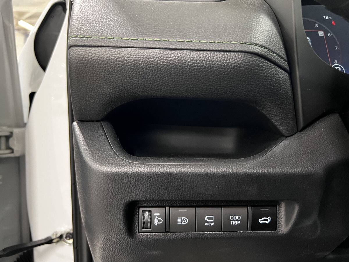 Toyota RAV4 с пробегом — 2024 год. Фото: #18