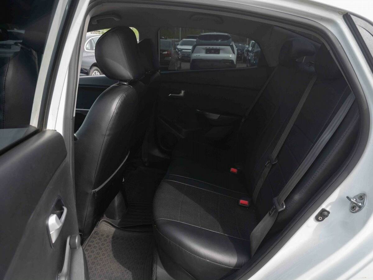 Kia Rio с пробегом — 2014 год. Фото: #8