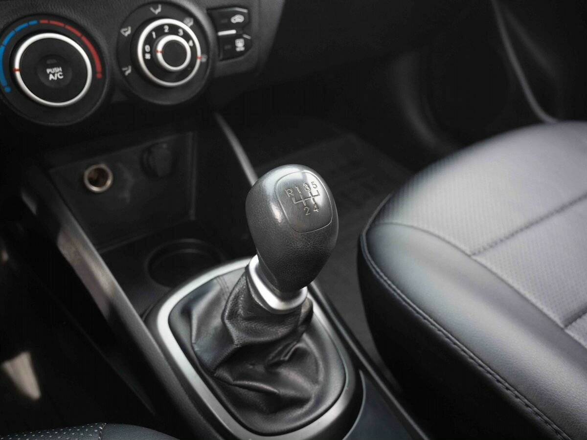 Kia Rio с пробегом — 2014 год. Фото: #18