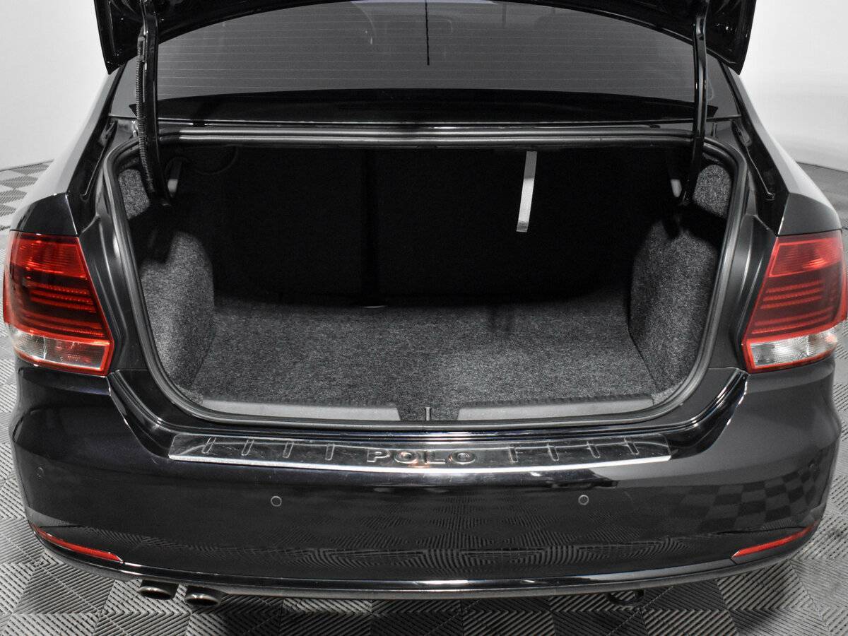 Volkswagen Polo с пробегом — 2018 год. Фото: #17