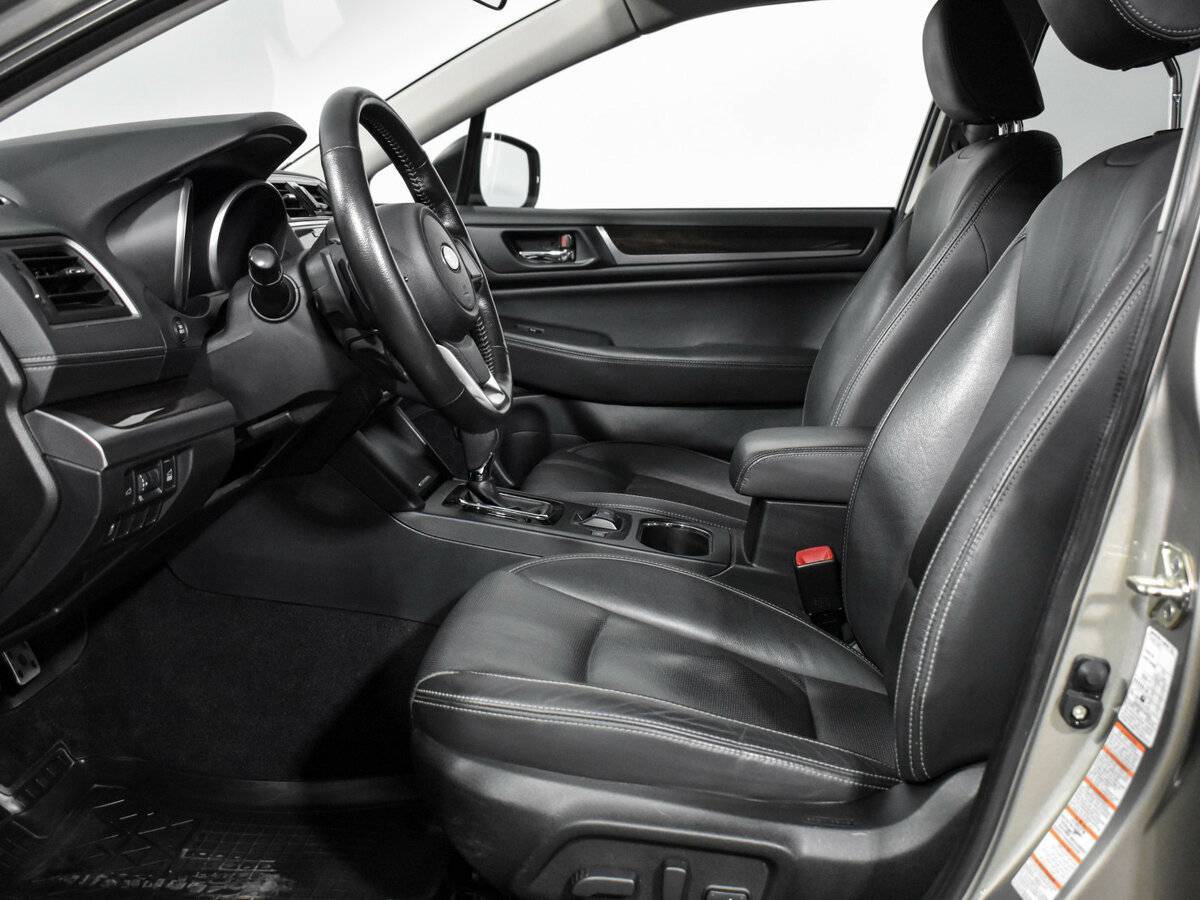 Subaru Outback с пробегом — 2018 год. Фото: #9
