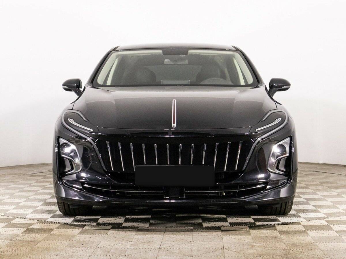 Hongqi E-QM5 с пробегом — 2022 год. Фото: #1
