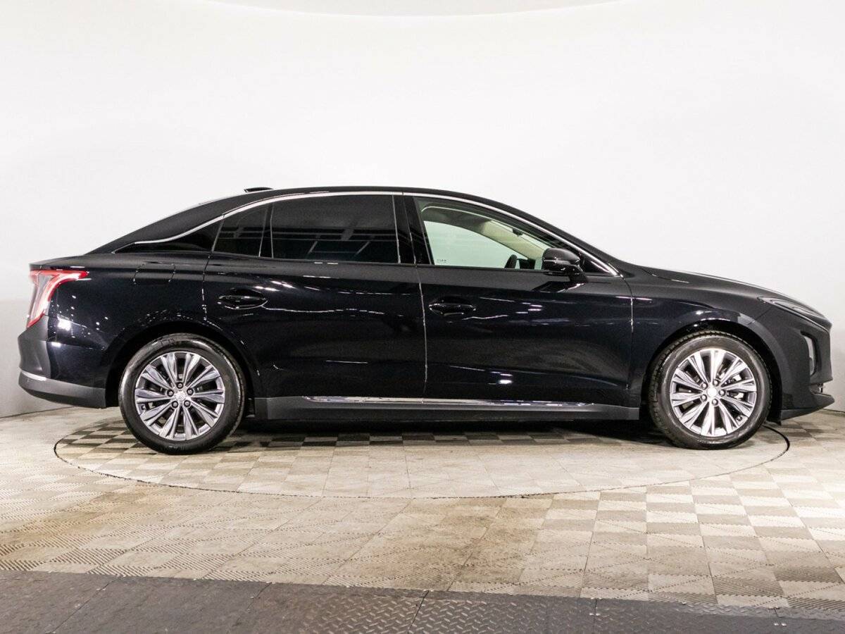Hongqi E-QM5 с пробегом — 2022 год. Фото: #3
