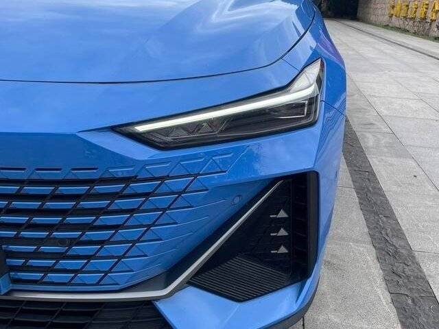 Changan UNI-V с пробегом — 2022 год. Фото: #3