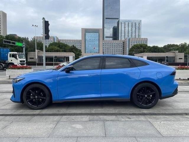 Changan UNI-V с пробегом — 2022 год. Фото: #7