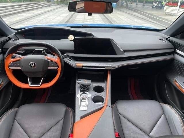 Changan UNI-V с пробегом — 2022 год. Фото: #11