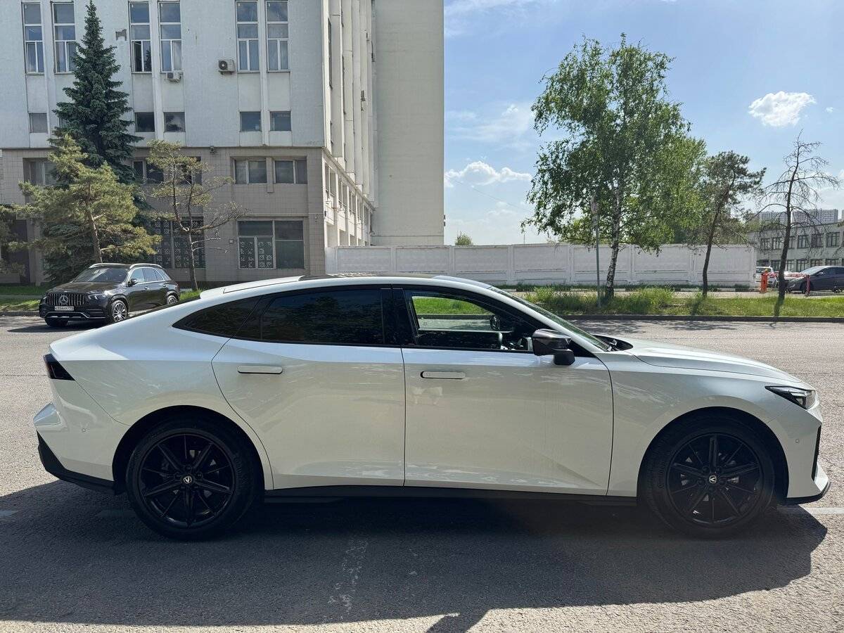 Changan UNI-V с пробегом — 2024 год. Фото: #3