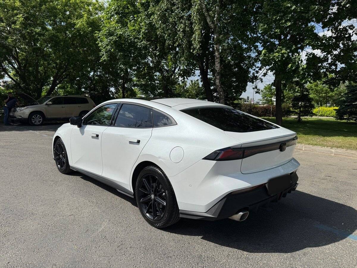 Changan UNI-V с пробегом — 2024 год. Фото: #6