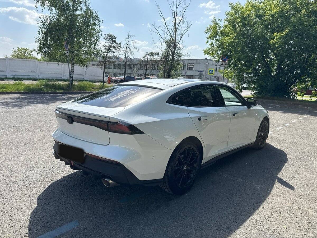 Changan UNI-V с пробегом — 2024 год. Фото: #7