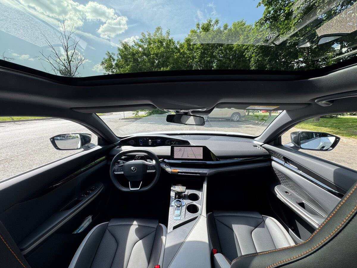 Changan UNI-V с пробегом — 2024 год. Фото: #9