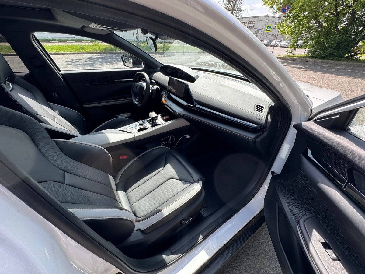 Changan UNI-V с пробегом — 2024 год. Фото: #11