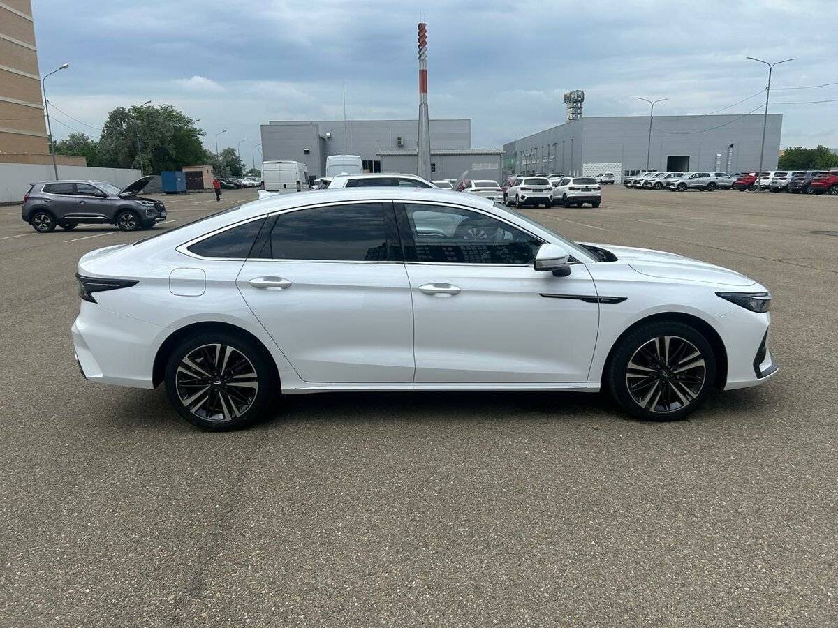 Chery Arrizo 8 с пробегом — 2024 год. Фото: #5