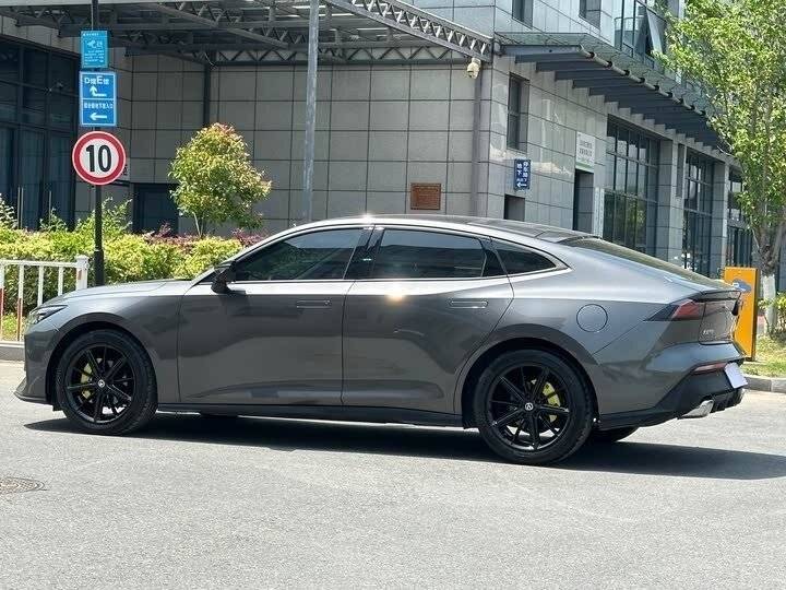 Changan UNI-V с пробегом — 2022 год. Фото: #2