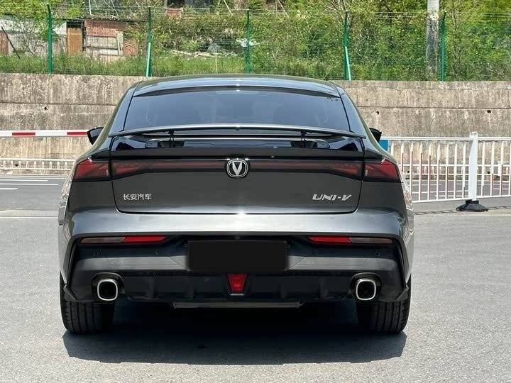 Changan UNI-V с пробегом — 2022 год. Фото: #5