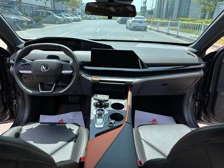 Changan UNI-V с пробегом — 2022 год. Фото: #10