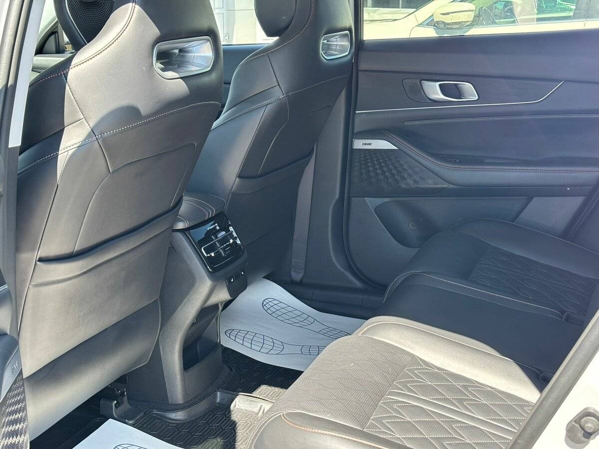 Changan UNI-K с пробегом — 2023 год. Фото: #15