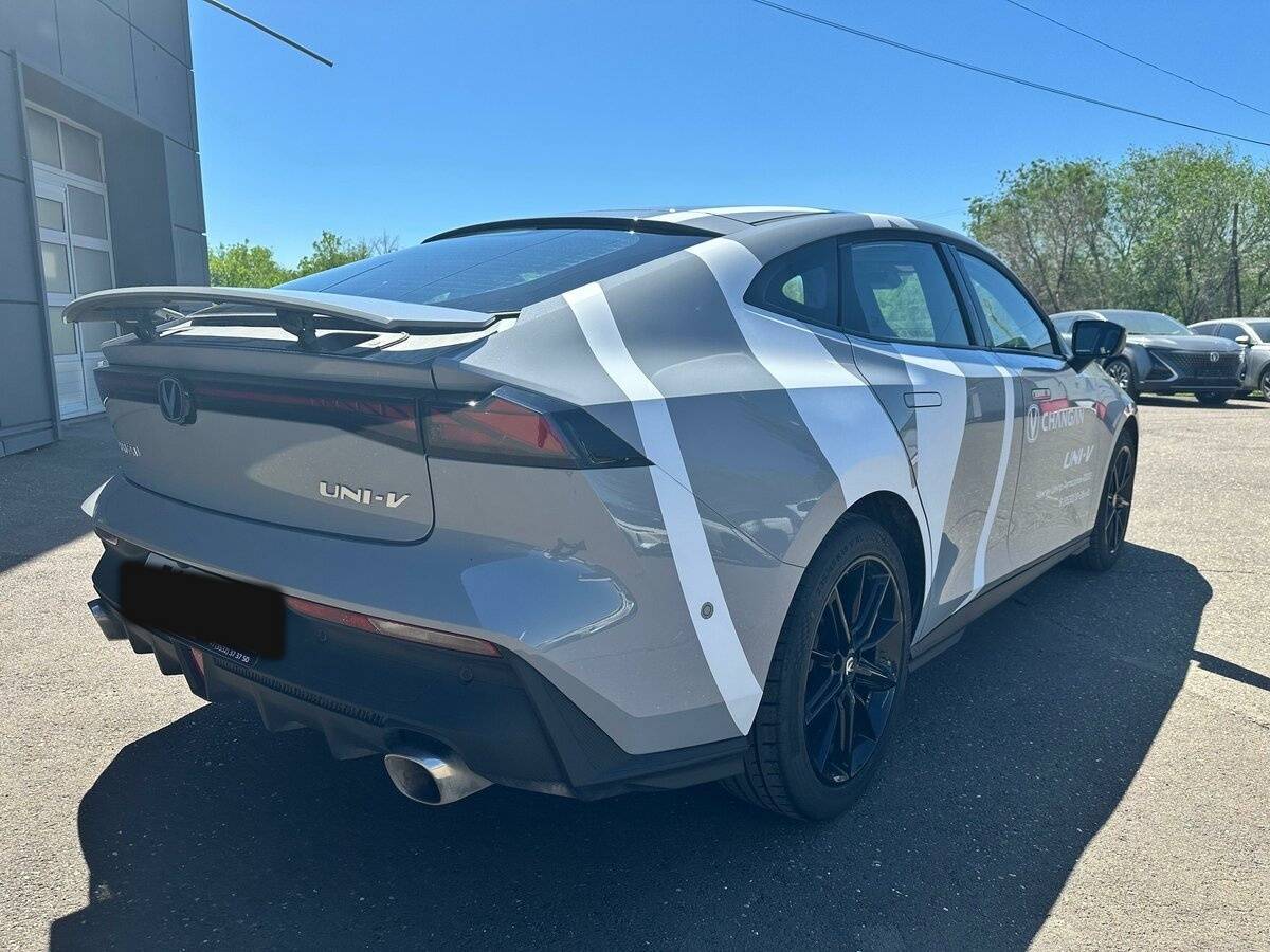 Changan UNI-V с пробегом — 2024 год. Фото: #3