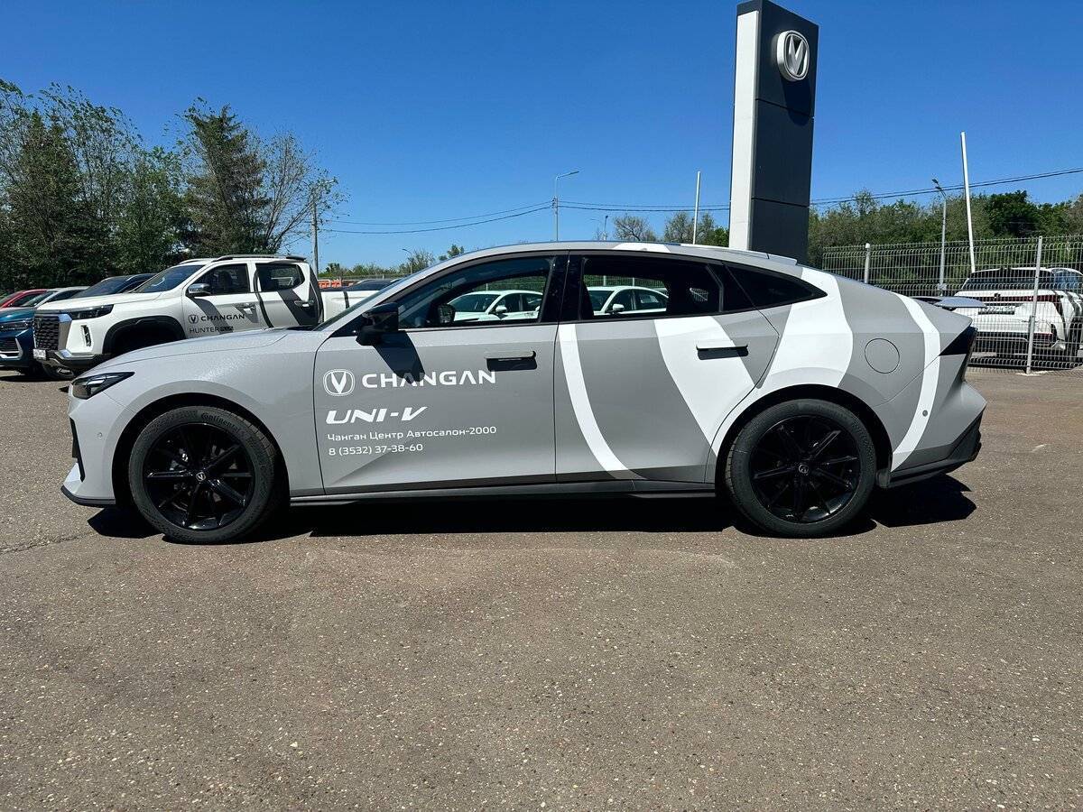 Changan UNI-V с пробегом — 2024 год. Фото: #5