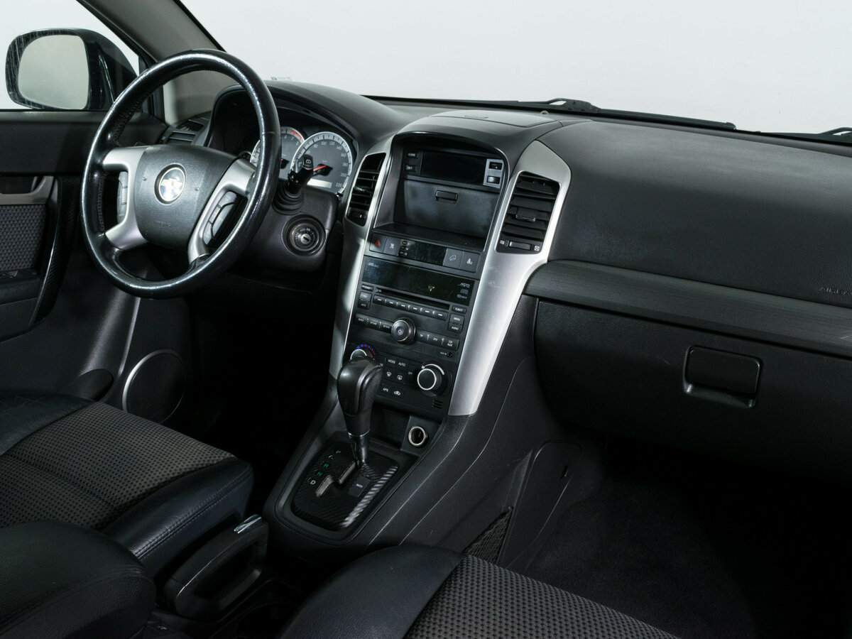 Chevrolet Captiva с пробегом — 2008 год. Фото: #9