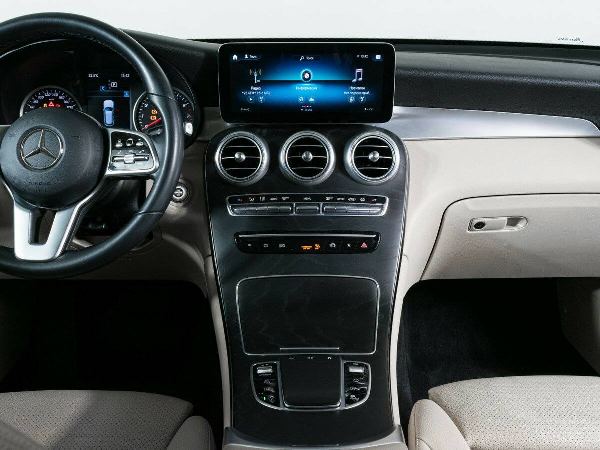 Mercedes-Benz GLC с пробегом — 2021 год. Фото: #11