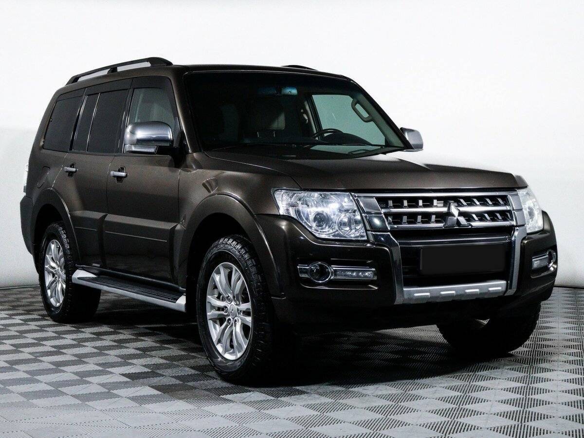 Mitsubishi Pajero с пробегом — 2017 год. Фото: #2