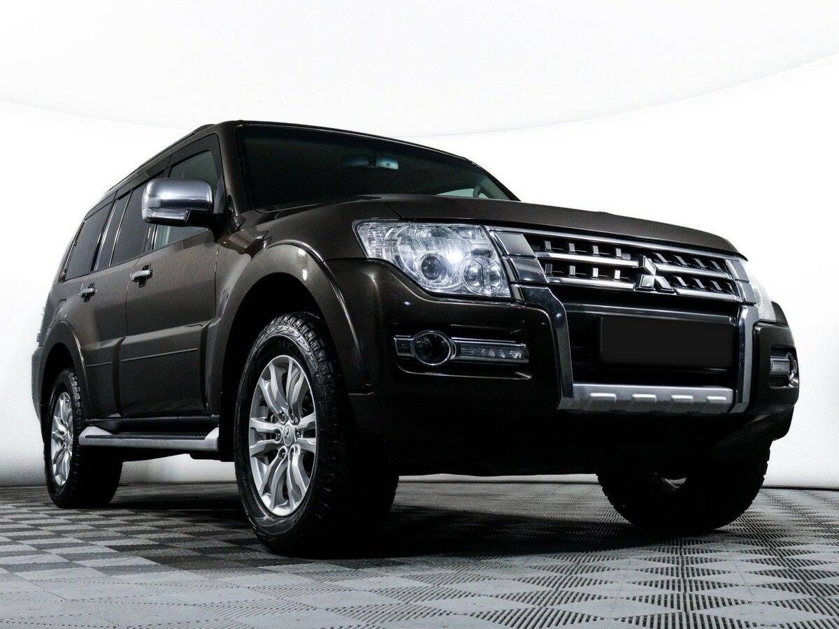 Mitsubishi Pajero с пробегом — 2017 год. Фото: #14