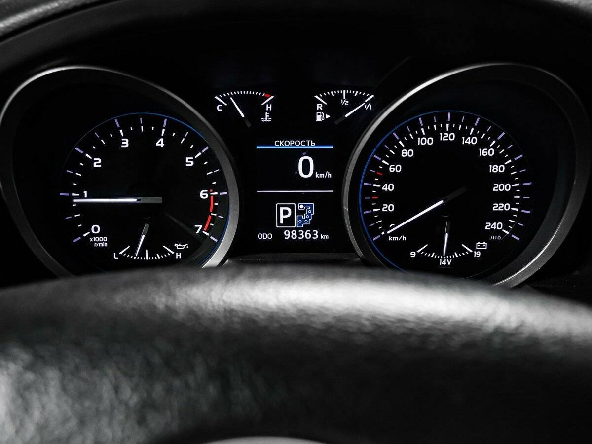 Toyota Land Cruiser с пробегом — 2013 год. Фото: #8