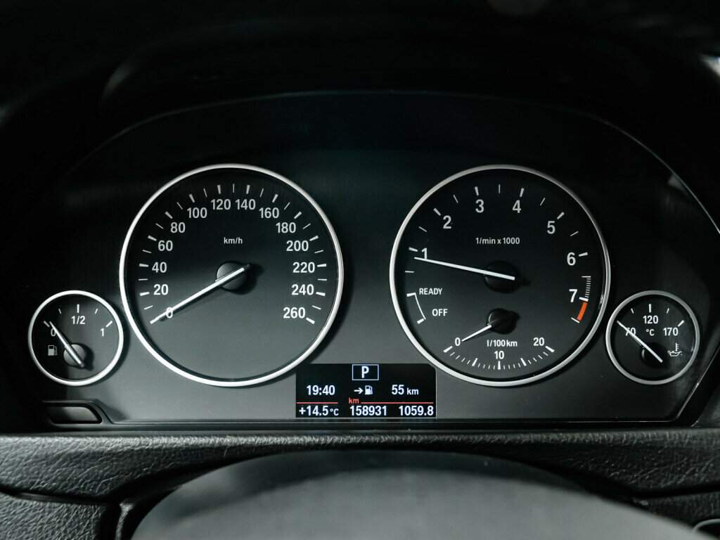 BMW 3 серии с пробегом — 2015 год. Фото: #7